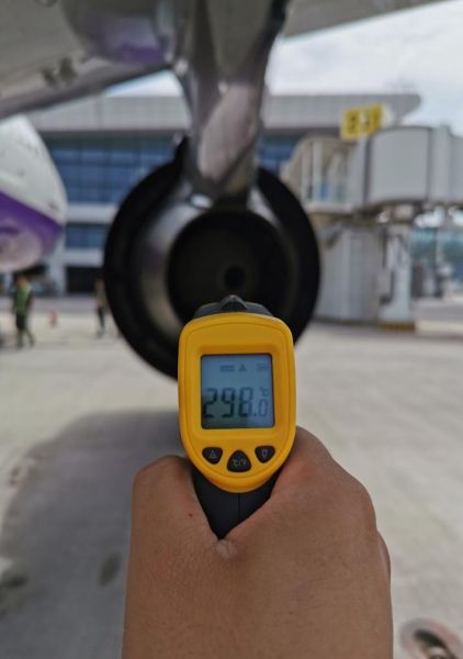 為您“帶鹽” 鄭州機(jī)場(chǎng)機(jī)務(wù)的十二時(shí)辰-空運(yùn)查詢