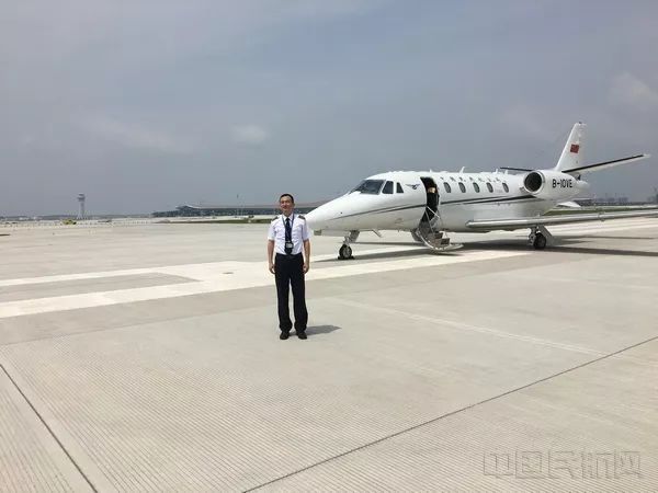 全球首次！大興機(jī)場(chǎng)第二階段飛行校驗(yàn)：雙機(jī)同時(shí)升空-上海國(guó)際快遞
