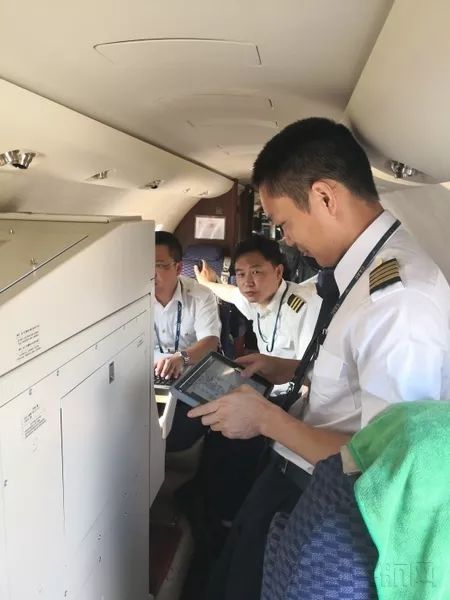 全球首次！大興機(jī)場(chǎng)第二階段飛行校驗(yàn)：雙機(jī)同時(shí)升空-上海國(guó)際快遞
