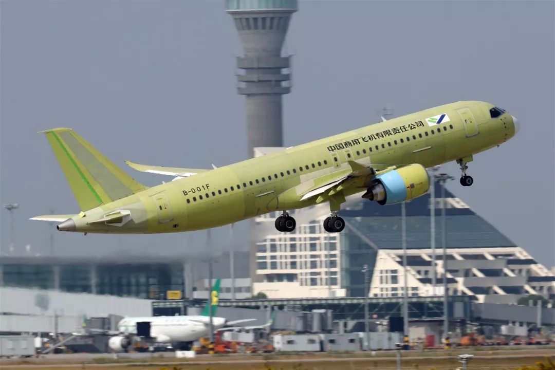 C919大型客機(jī)105架機(jī)完成首次試驗(yàn)飛行