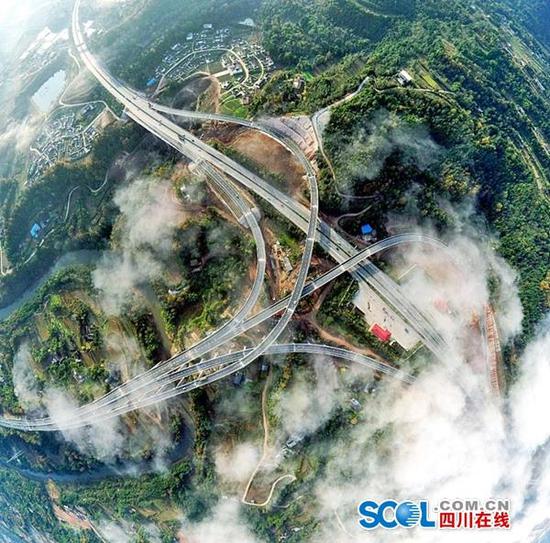 通江通高速公路 四川秦巴山區(qū)實(shí)現(xiàn)縣縣通高速