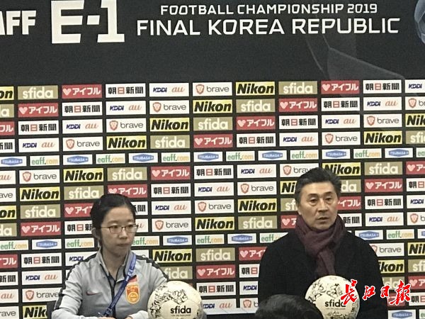 東亞杯首戰(zhàn)平韓國(guó)，中國(guó)女足進(jìn)攻依然沒(méi)辦法，還傷了王霜