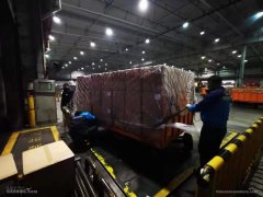 上?？者\-春秋航空組織包機運送防疫物資