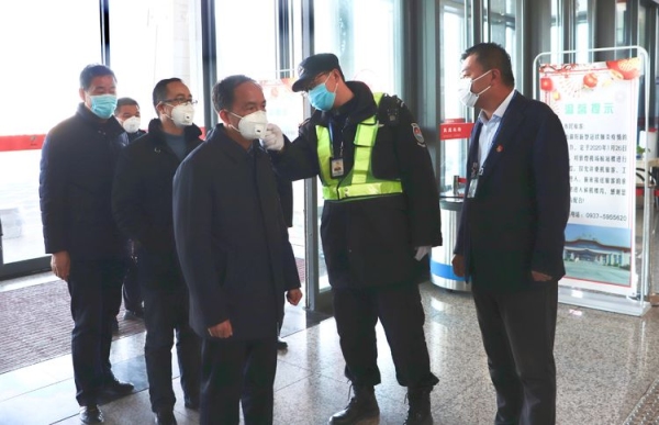 柬埔寨海運-甘肅省交通廳王貴玉一行督查敦煌機場疫情防控工作