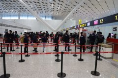 上海貨運(yùn)-鄭州機(jī)場(chǎng)一天保障西部航三架復(fù)工包機(jī)（附圖）