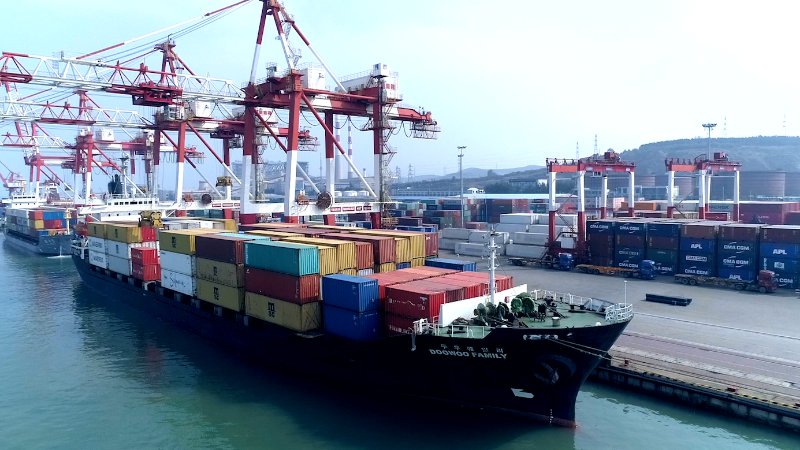 山東港口威海港：撐牢防疫“安全傘” 讓企業(yè)“貨暢其流”