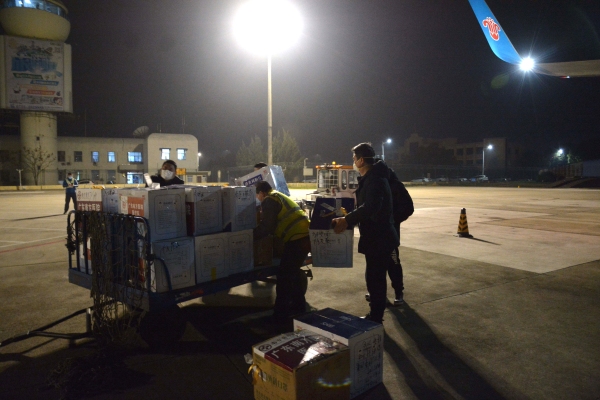 柬埔寨空運(yùn)三峽機(jī)場戰(zhàn)疫先鋒吳颋：并非無所畏懼，而是義不容辭