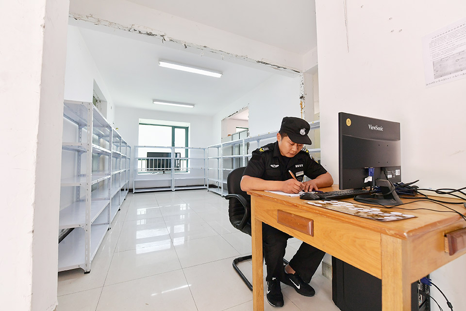 上海首個停用豐巢小區(qū)啟用自建快遞驛站