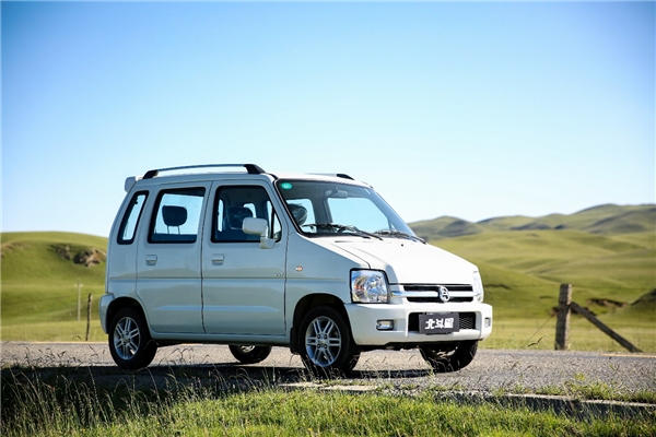 一直占據(jù)同級(jí)別最實(shí)用車型的No.1
-包機(jī)運(yùn)輸