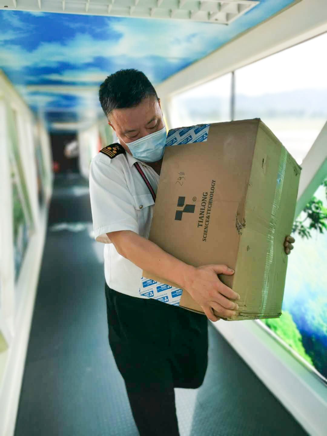 瑞麗航空向德宏州免費(fèi)承運(yùn)抗疫物資（附圖）
-哥倫比亞空運(yùn)