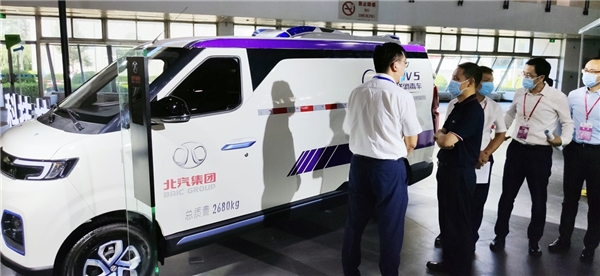 北京科博會C位吸睛 北汽EV5紫外線消毒車斬獲“流量”
-阿曼的空運