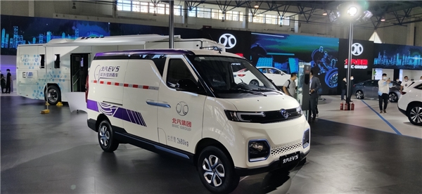 北京科博會C位吸睛 北汽EV5紫外線消毒車斬獲“流量”
-阿曼的空運