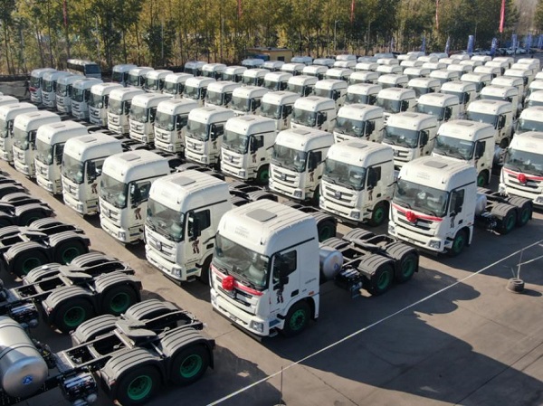 本次福田戴姆勒汽車交付的高品質歐曼LNG產(chǎn)品
-國際貨運包機