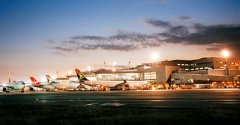 多家航空公司暫停運(yùn)營(yíng)南非航線 新冠疫情或?qū)⒆璧K南非經(jīng)濟(jì)復(fù)蘇
-深圳海運(yùn)公司