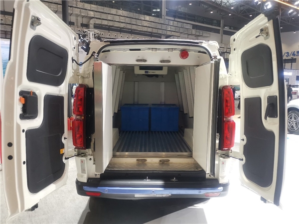 ?？谛履茉窜囌拱倩R放 北汽EV5冷鏈物流車重磅出擊
-美國空派