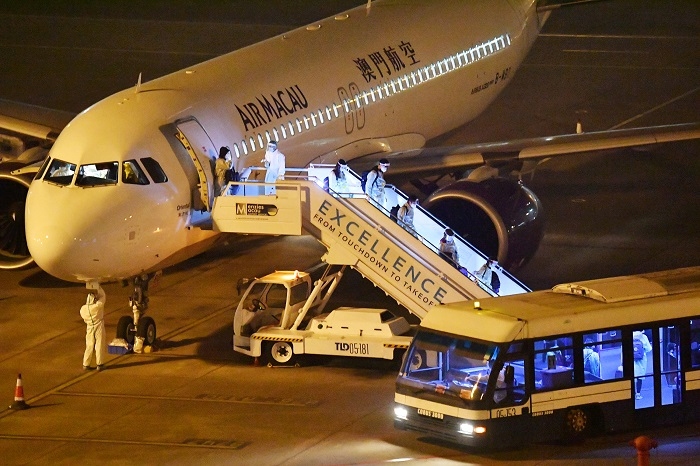 澳門派專機接滯留海外居民返澳 109人中1人檢測陽性
