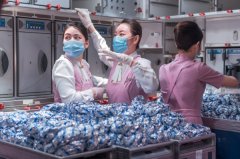  圖：吉祥航空客艙乘務(wù)人員春運(yùn)期間做好服務(wù)保障工作 為響應(yīng)國家鼓勵(lì)就地過