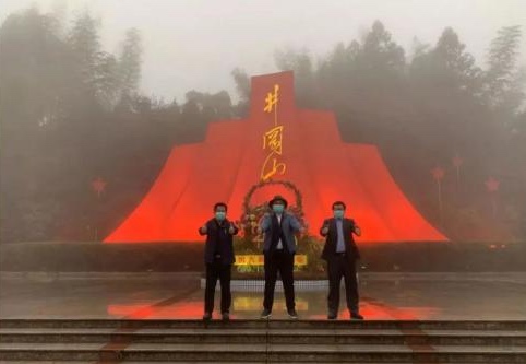 往年的今天 奧鈴人也在路上
-美國(guó)海派