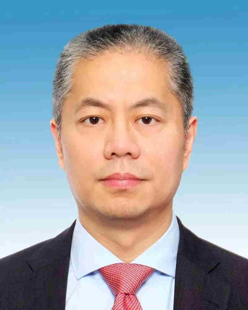 終于官宣：中遠(yuǎn)海運(yùn)副總經(jīng)理張為任上海市副市長
-深圳空派
