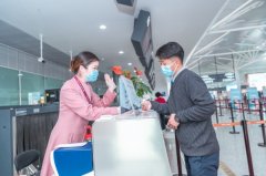 還在日常航班保障外為中轉(zhuǎn)過(guò)程中檢測(cè)陽(yáng)性的同胞提供更多人性關(guān)懷
-深圳空派
